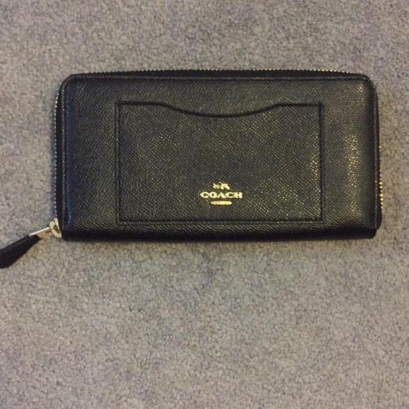 Coach Wallet - Picture 1 of 5